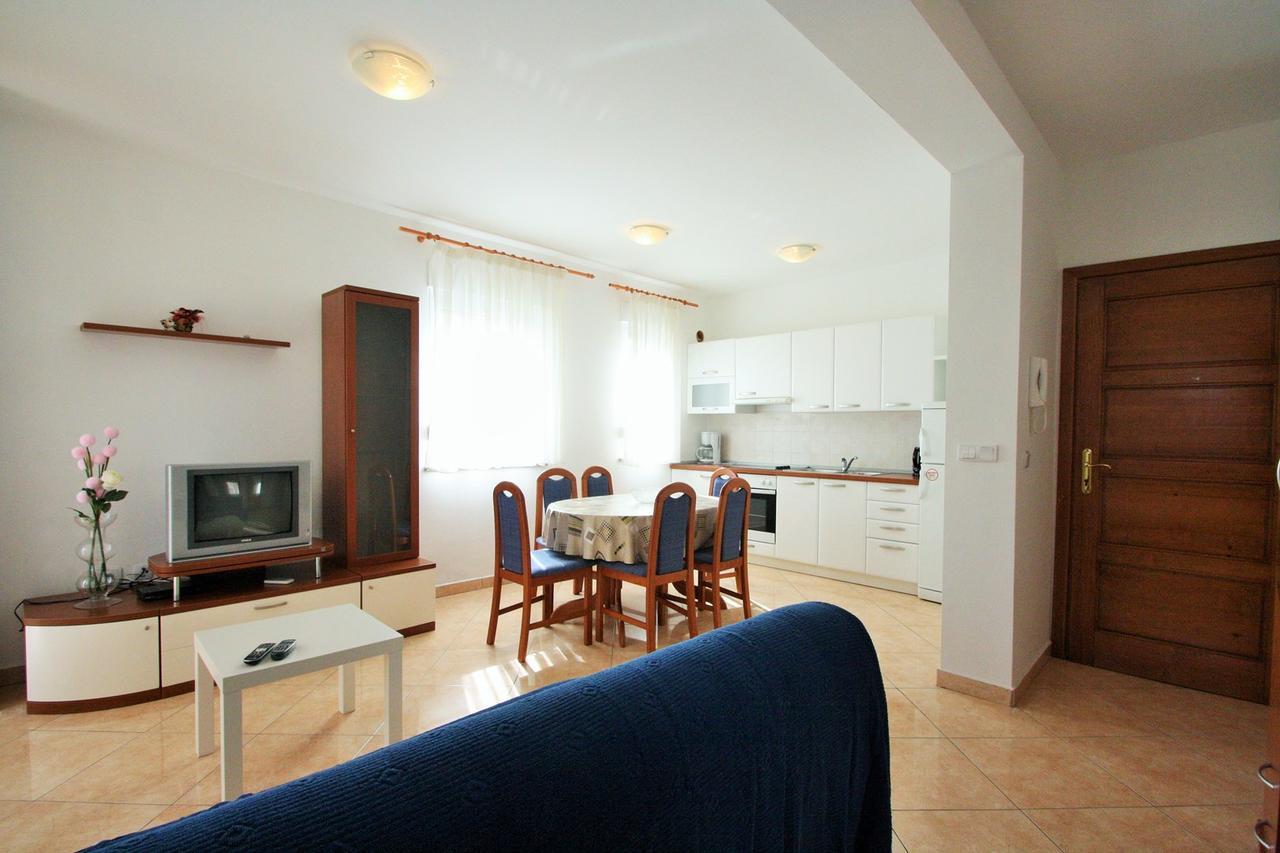 Apartment Bilic With Balcony Porec Exterior photo