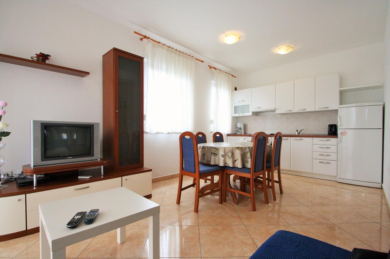 Apartment Bilic With Balcony Porec Exterior photo