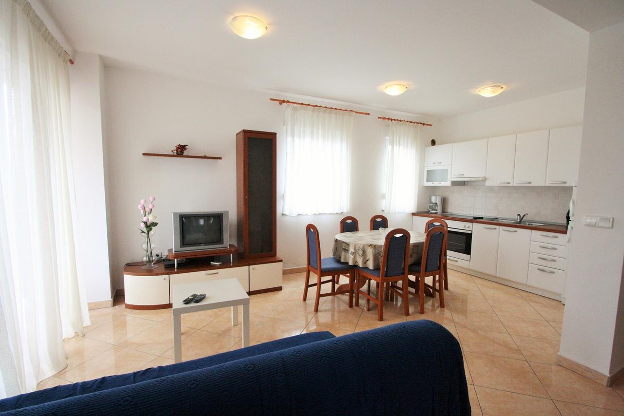 Apartment Bilic With Balcony Porec Exterior photo